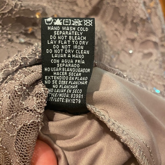 RONNI NICOLE tiered sequins beautiful dress size 14 like NEW, rose gold-ish - Picture 9 of 14